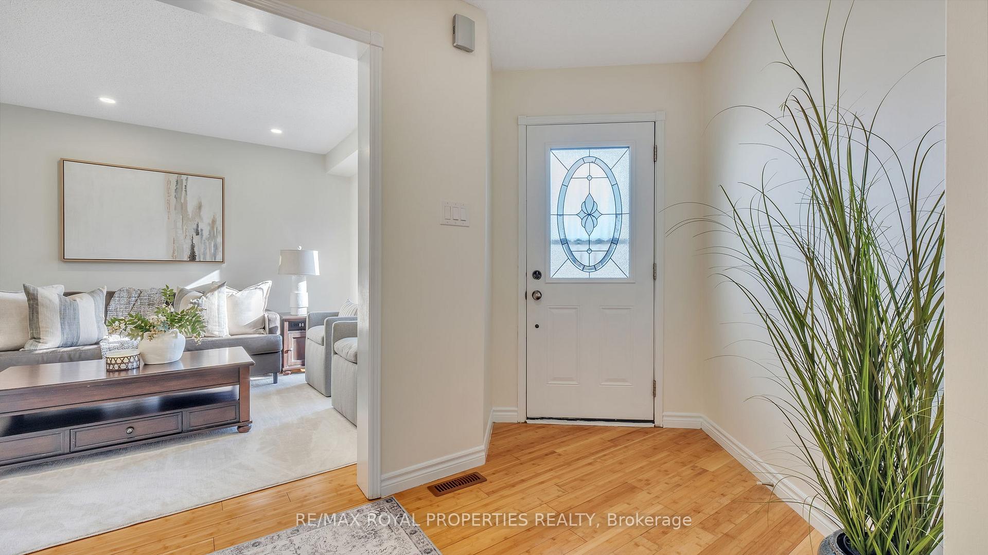 Photo 7 of 74 Erickson Drive, Whitby, Blue Grass Meadows — HOMEH