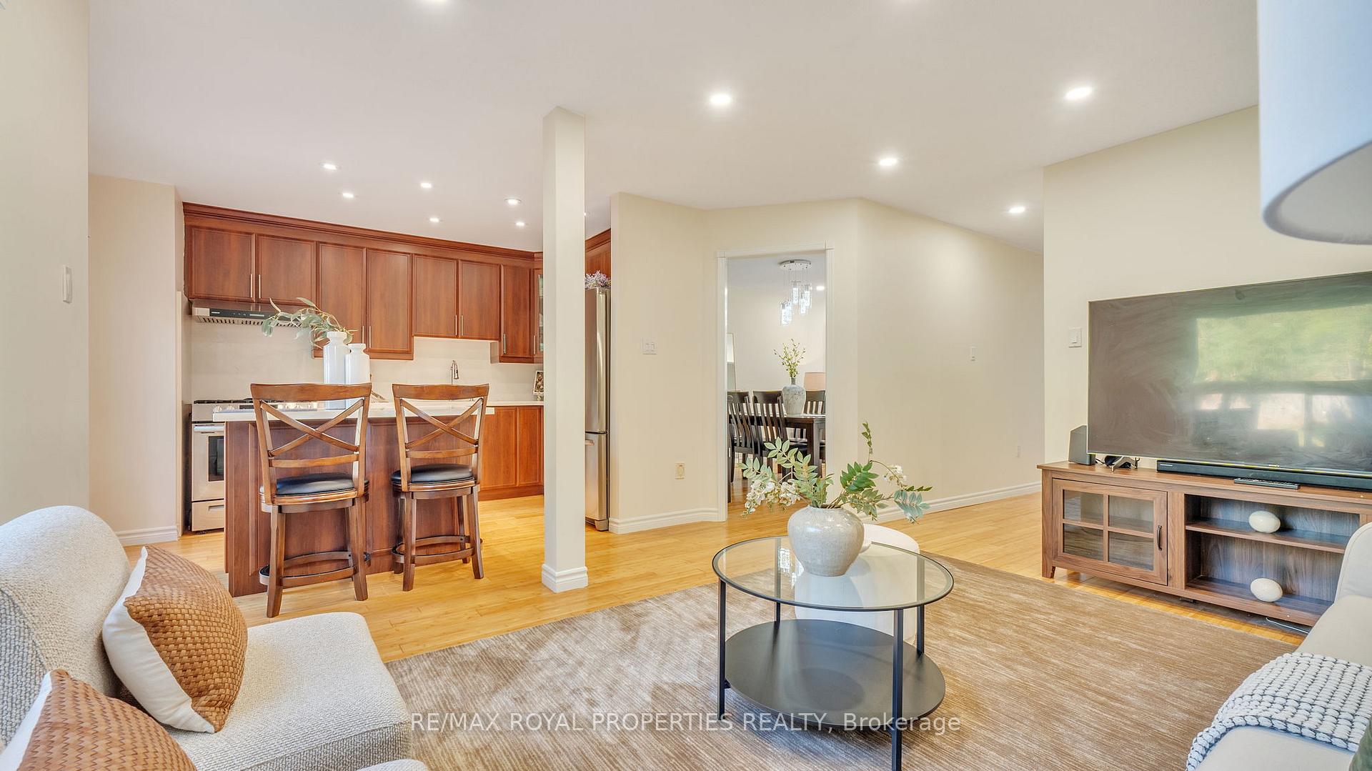 Photo 21 of 74 Erickson Drive, Whitby, Blue Grass Meadows — HOMEH