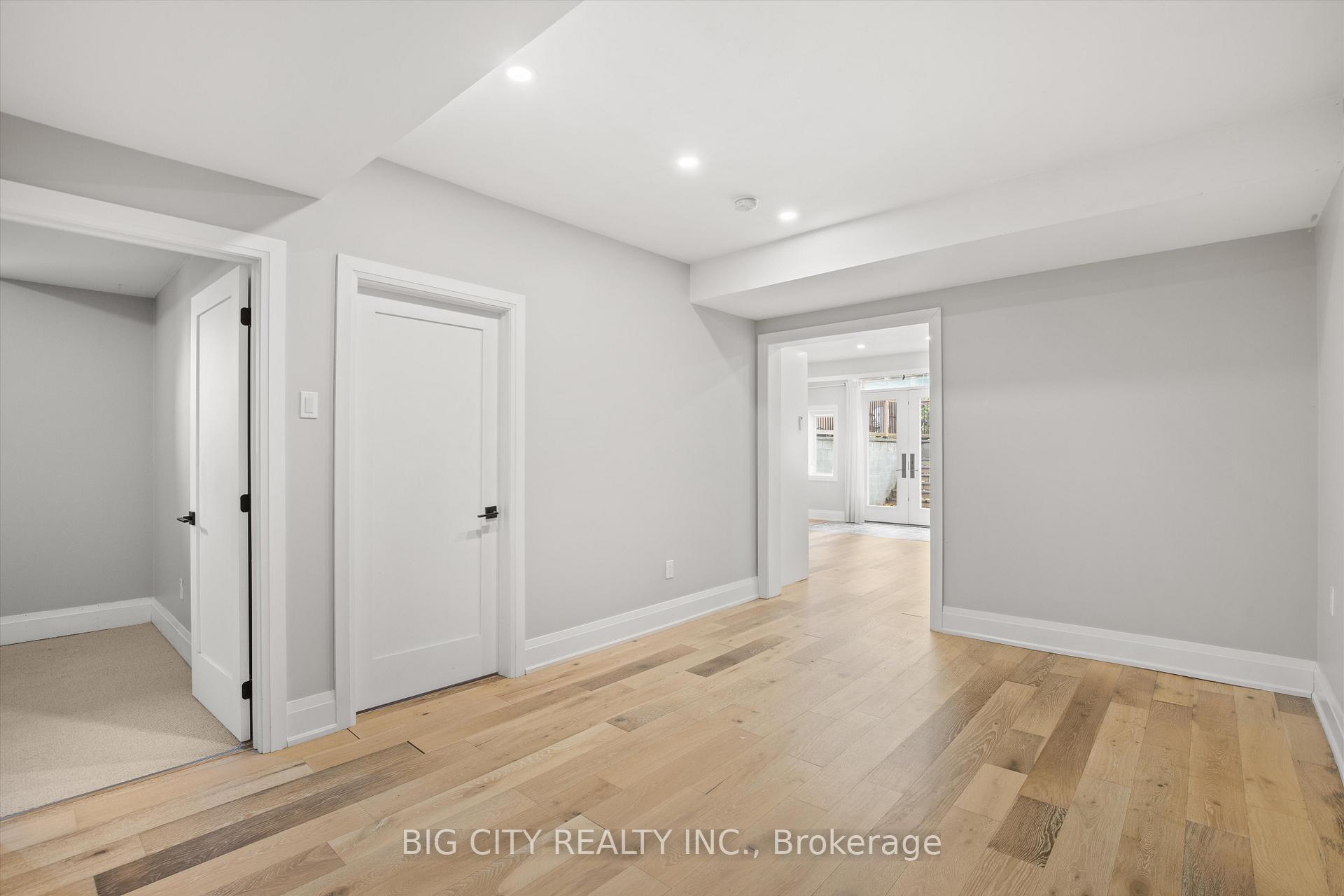 Photo 13 of Unit 2, 7698 Kipling Avenue, Vaughan, Vaughan Grove — HOMEH