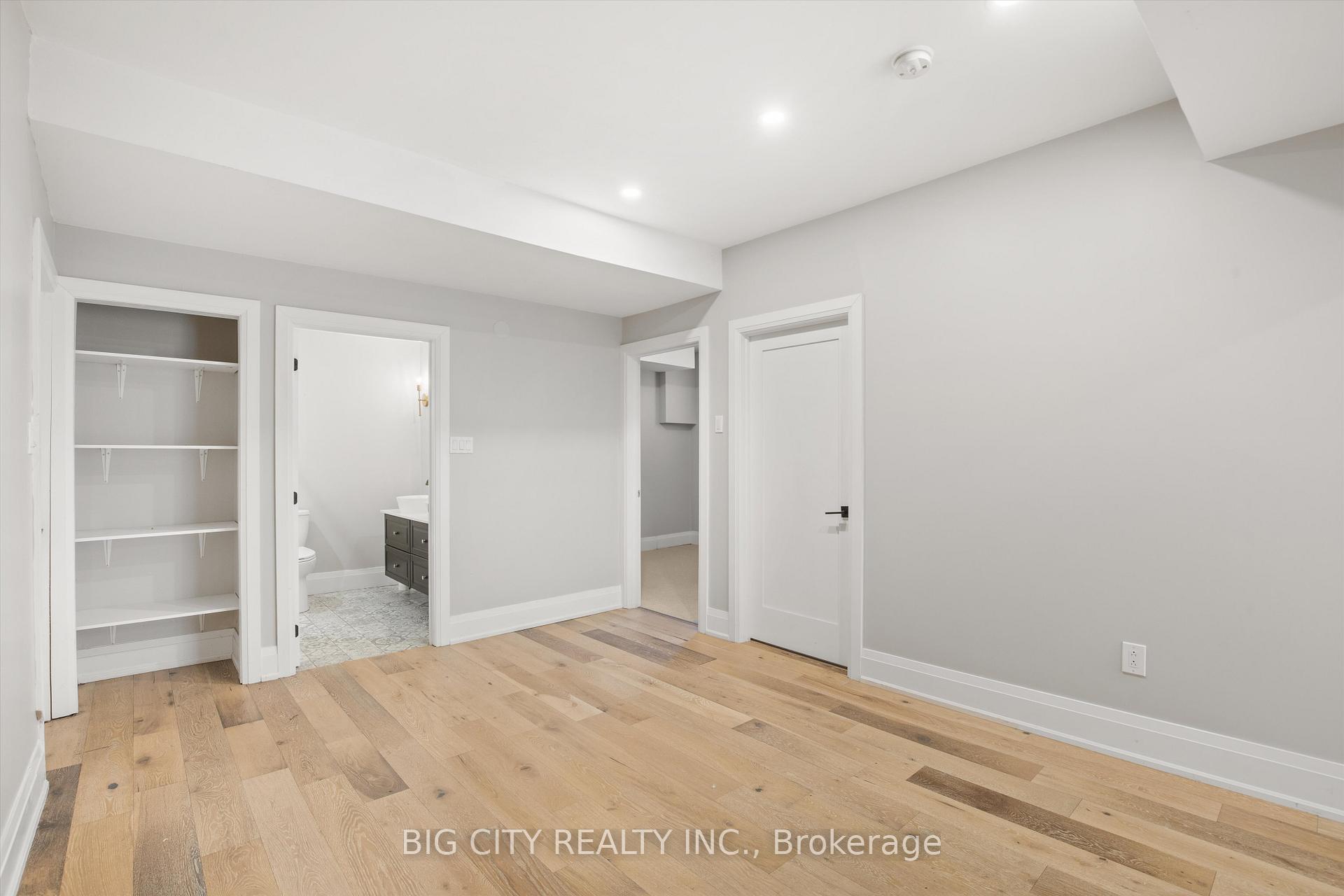 Photo 21 of Unit 2, 7698 Kipling Avenue, Vaughan, Vaughan Grove — HOMEH