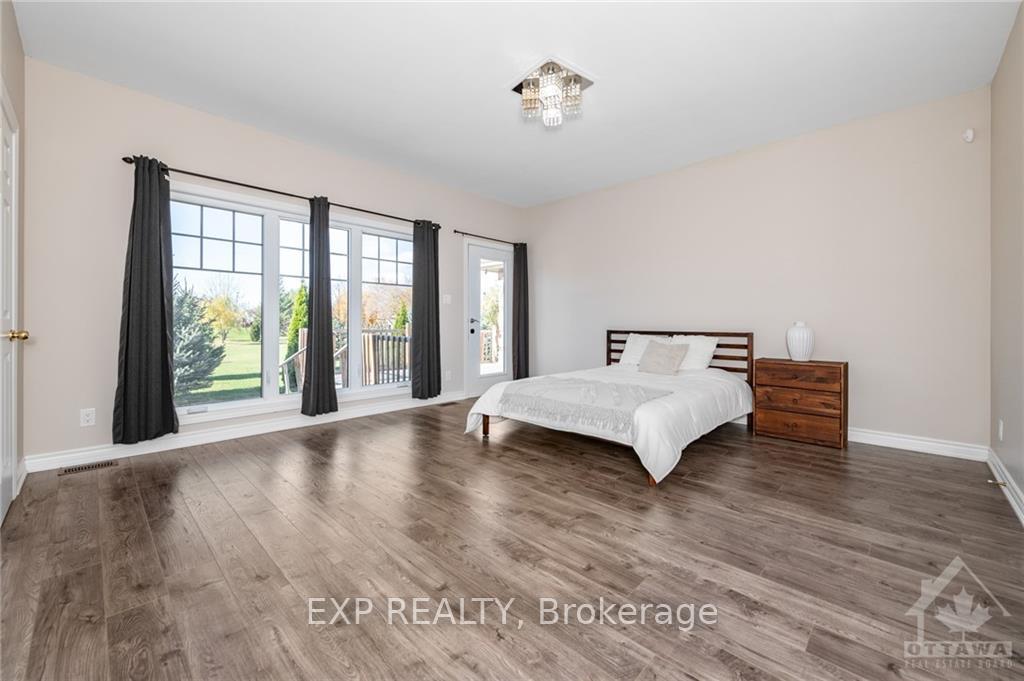 Photo 5 of 1620 Sequoia Drive, Ottawa, Cumberland Ridge — HOMEH