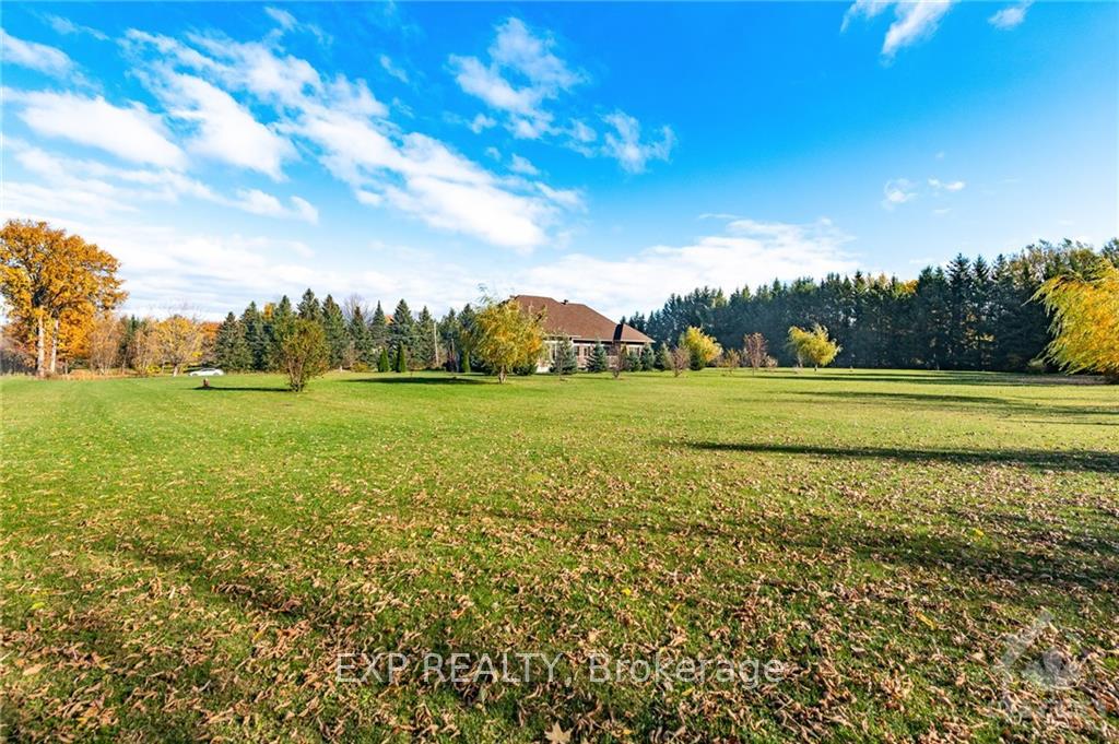 Photo 17 of 1620 Sequoia Drive, Ottawa, Cumberland Ridge — HOMEH