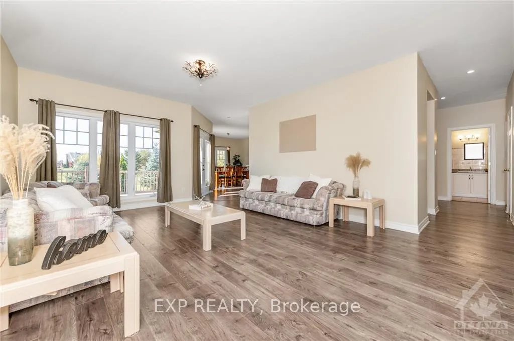 Photo 24 of 1620 Sequoia Drive, Ottawa, Cumberland Ridge — HOMEH