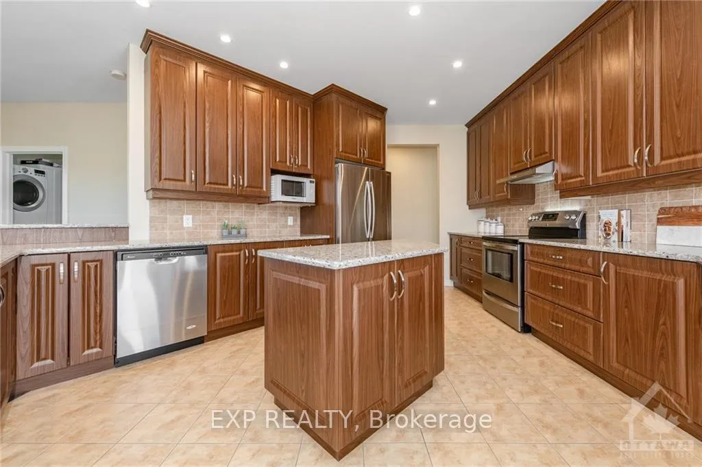 Photo 26 of 1620 Sequoia Drive, Ottawa, Cumberland Ridge — HOMEH