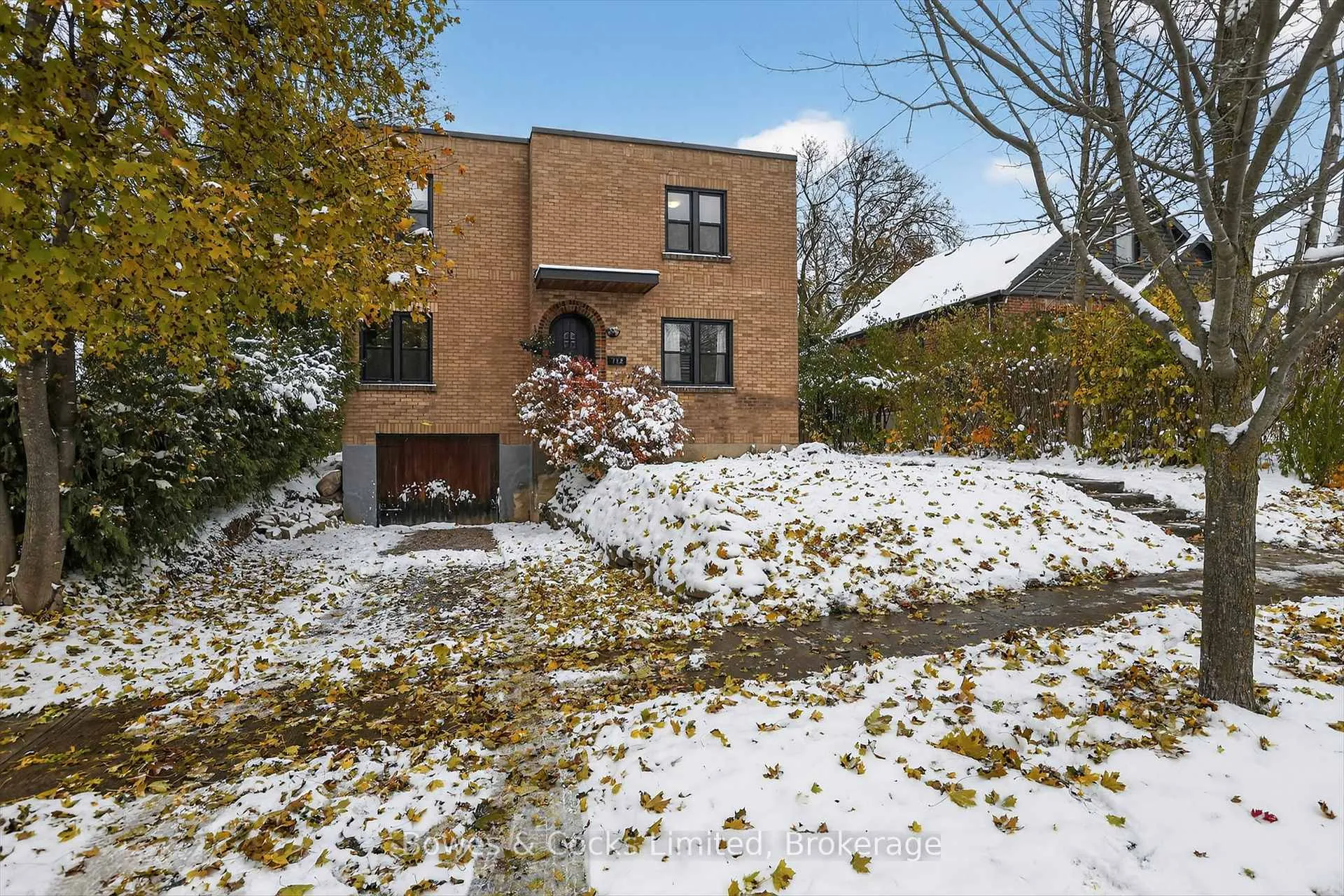 Photo 2 of 712 Bethune Street, Peterborough, Northcrest Ward 5 — HOMEH