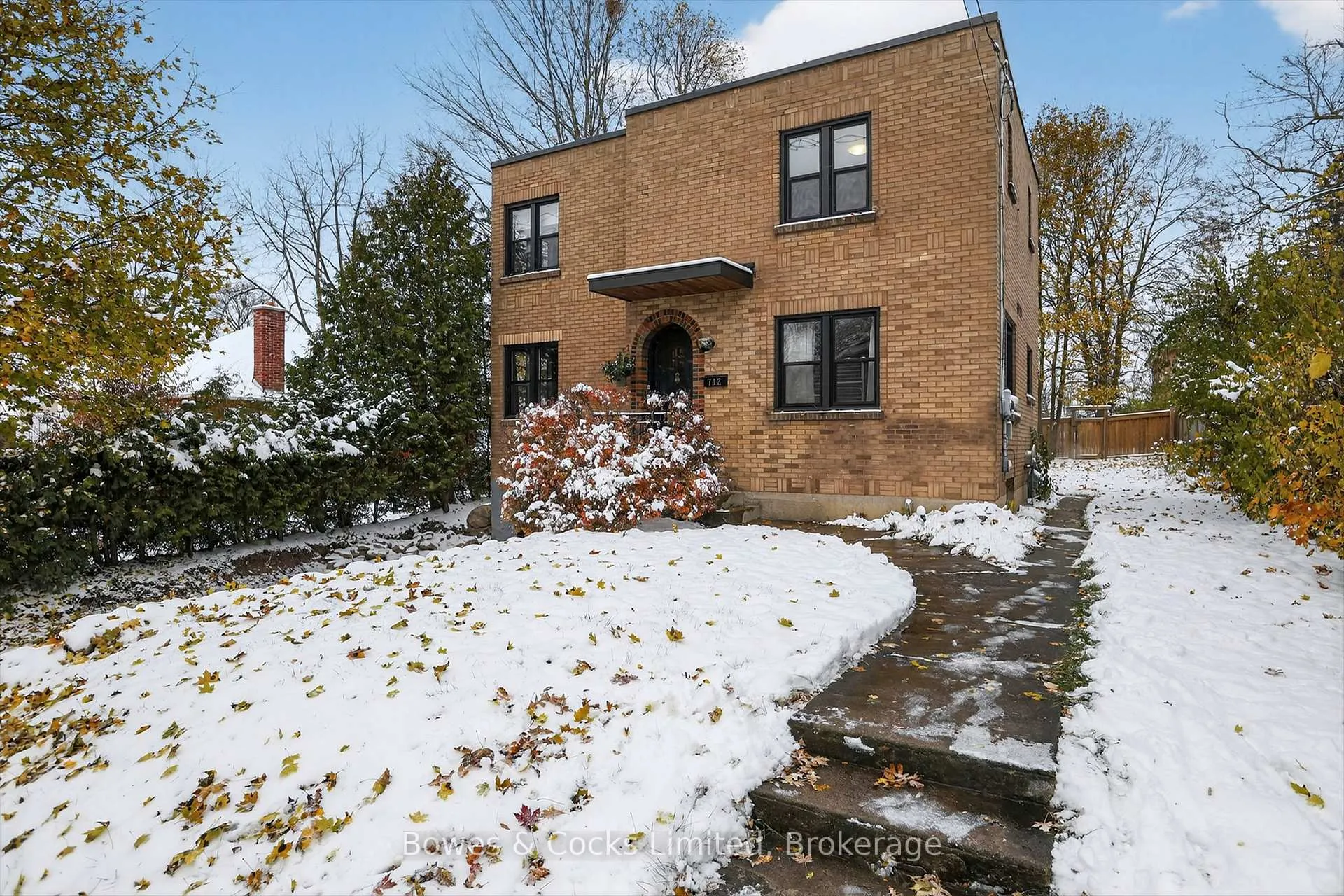Photo 3 of 712 Bethune Street, Peterborough, Northcrest Ward 5 — HOMEH