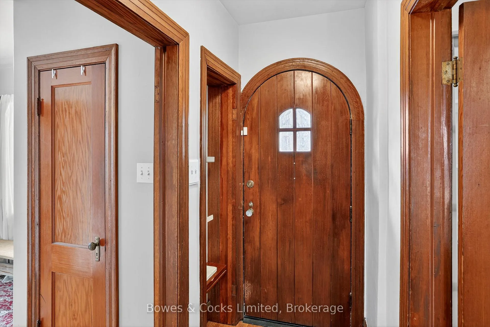 Photo 7 of 712 Bethune Street, Peterborough, Northcrest Ward 5 — HOMEH