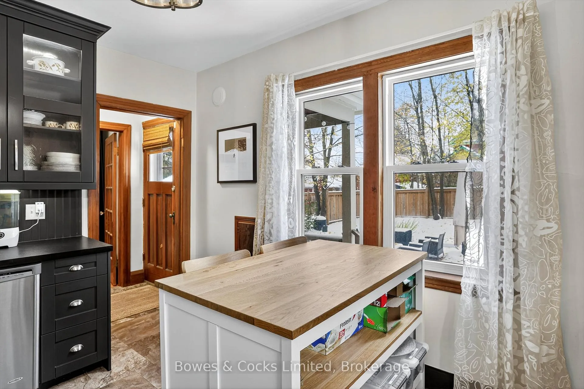 Photo 14 of 712 Bethune Street, Peterborough, Northcrest Ward 5 — HOMEH