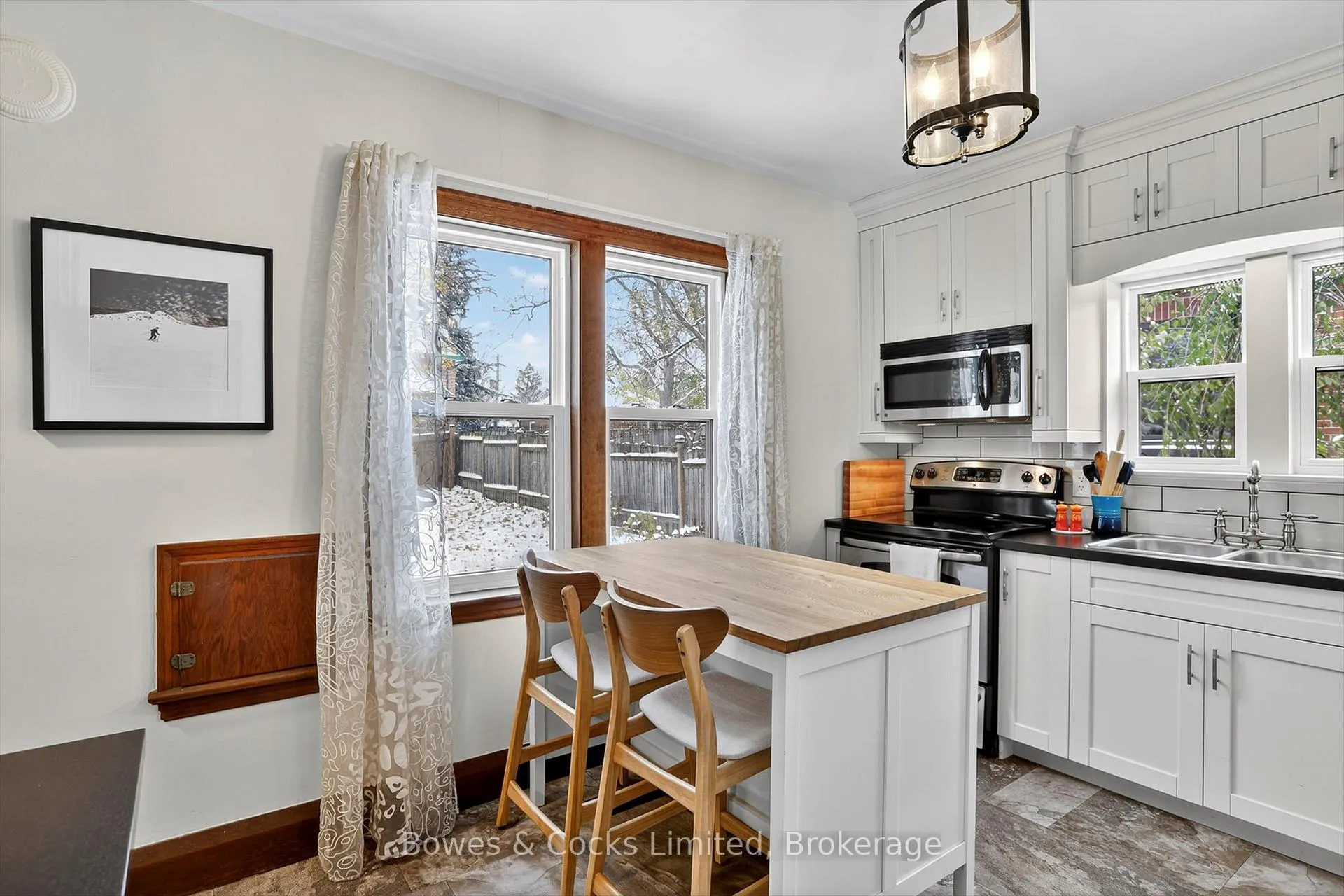 Photo 19 of 712 Bethune Street, Peterborough, Northcrest Ward 5 — HOMEH