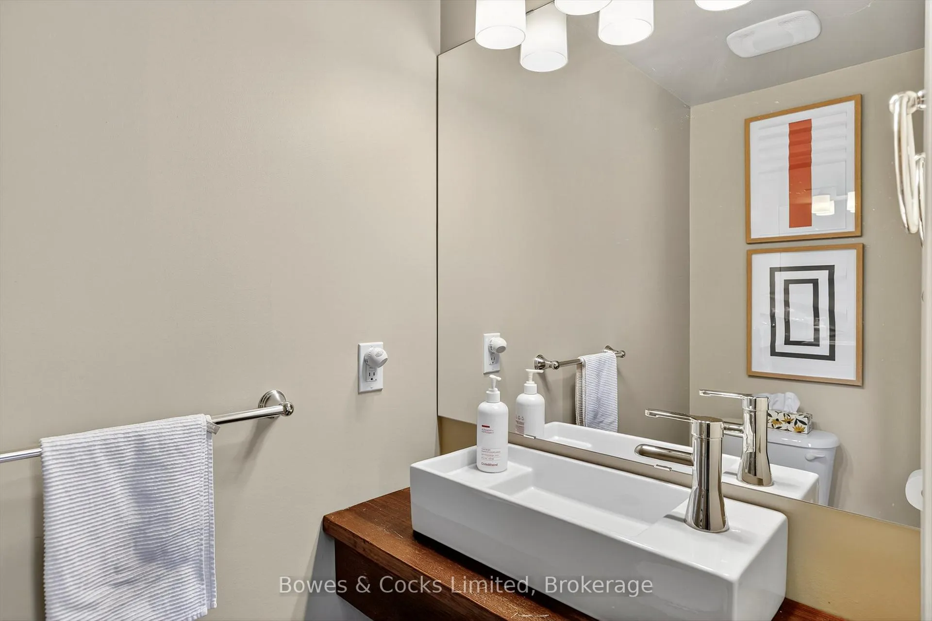 Photo 23 of 712 Bethune Street, Peterborough, Northcrest Ward 5 — HOMEH