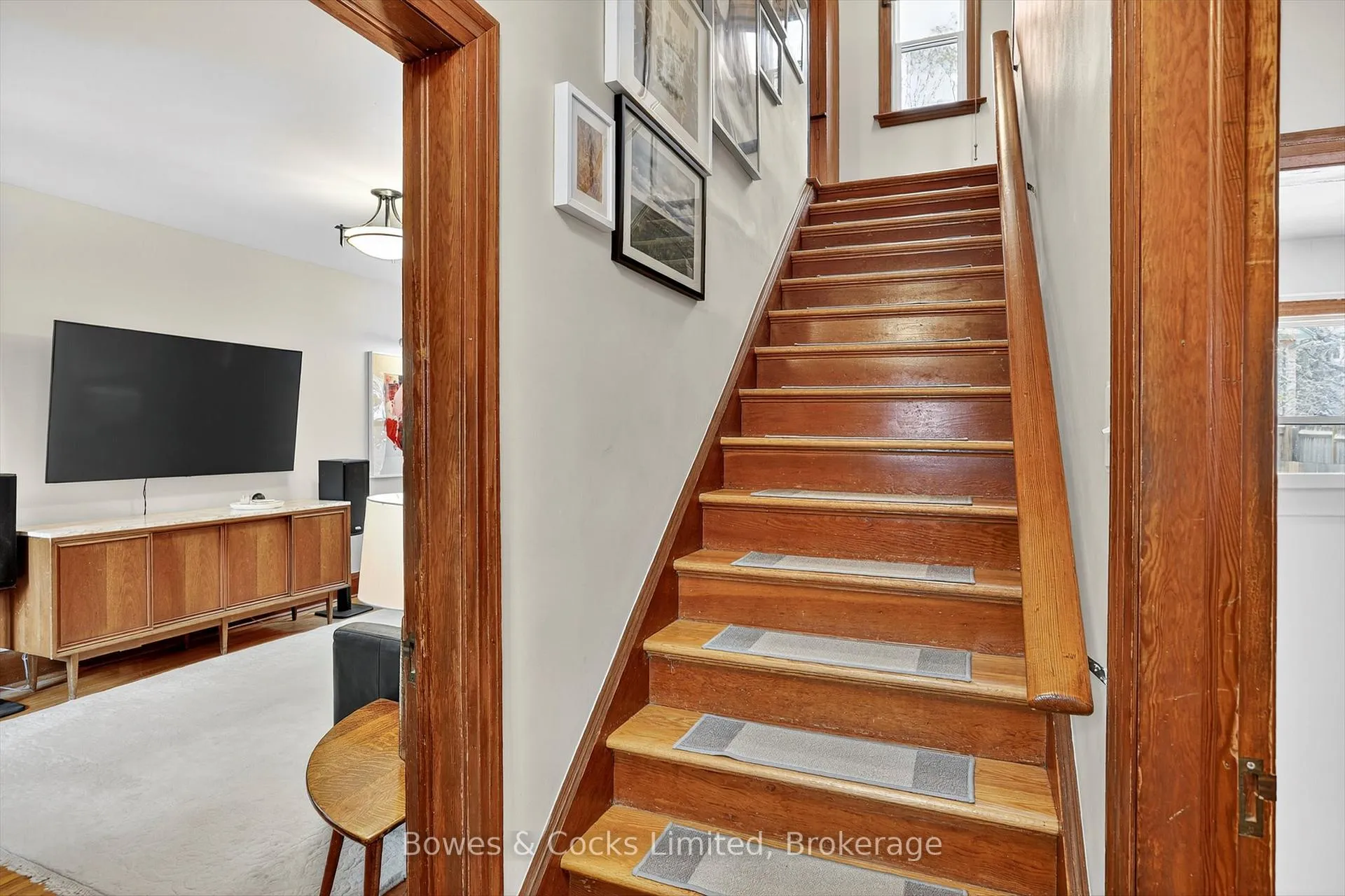 Photo 24 of 712 Bethune Street, Peterborough, Northcrest Ward 5 — HOMEH
