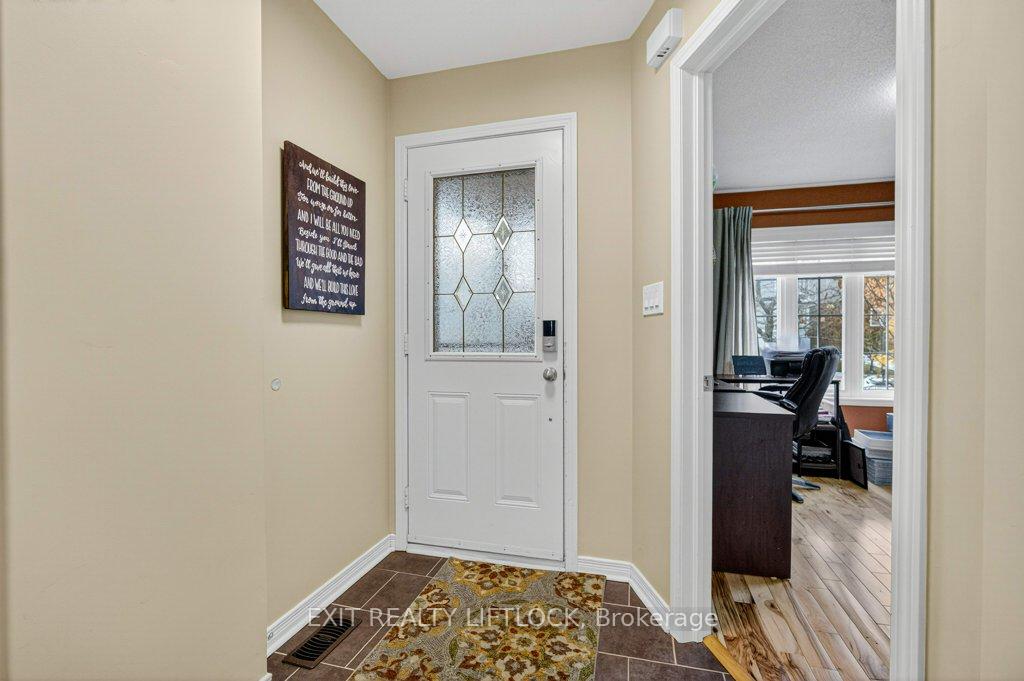 Photo 4 of 659 Tully Crescent, Peterborough, Monaghan Ward 2 — HOMEH