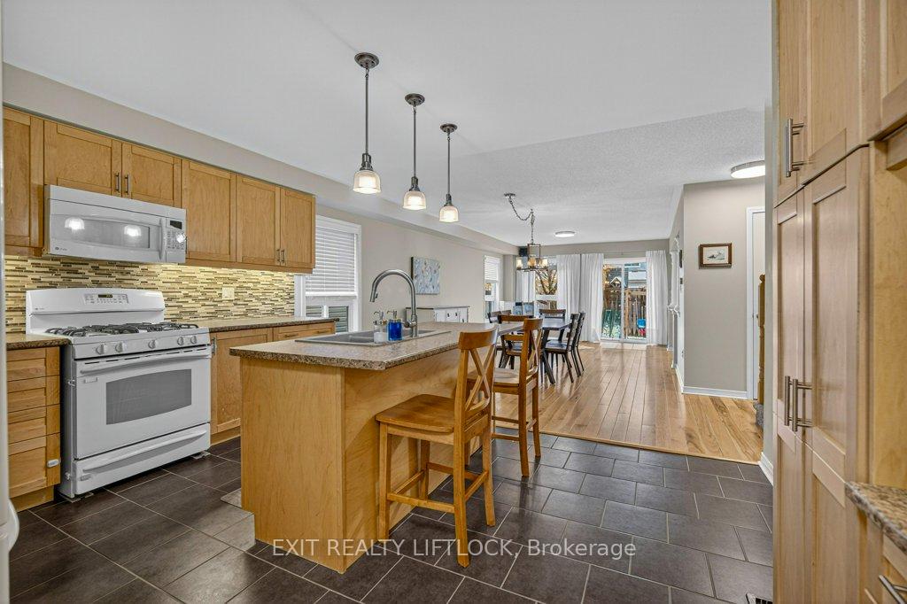 Photo 5 of 659 Tully Crescent, Peterborough, Monaghan Ward 2 — HOMEH