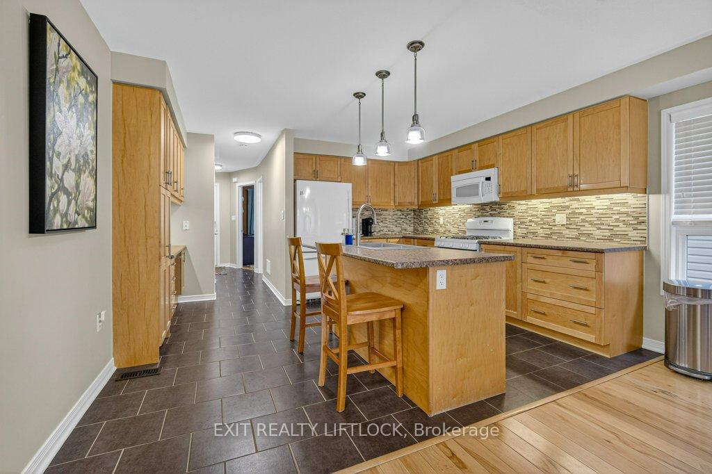 Photo 7 of 659 Tully Crescent, Peterborough, Monaghan Ward 2 — HOMEH
