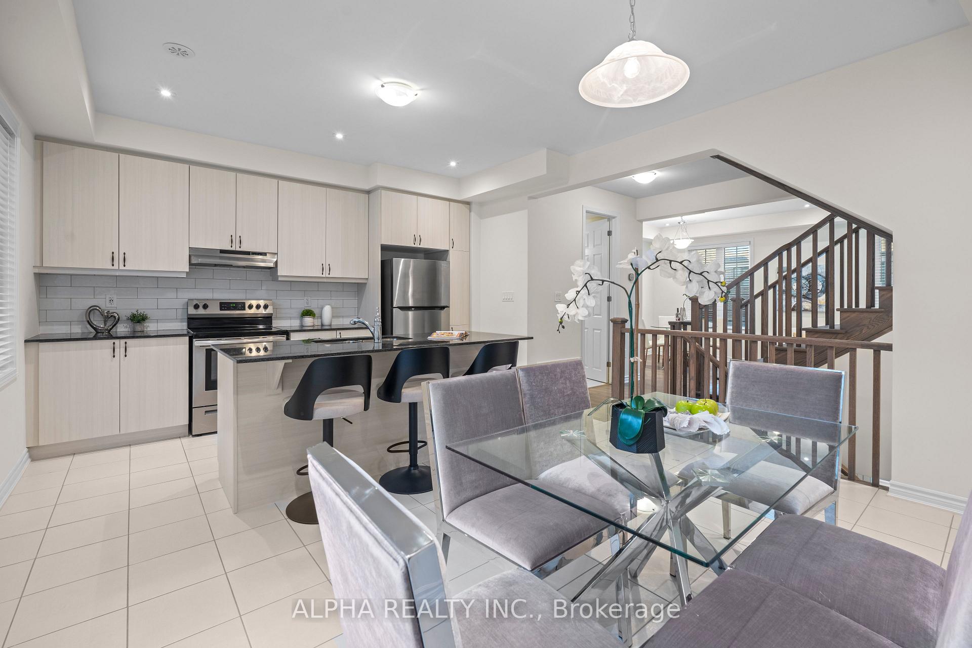 Photo 5 of 3358 Thunderbird Promenade, Pickering, Rural Pickering — HOMEH