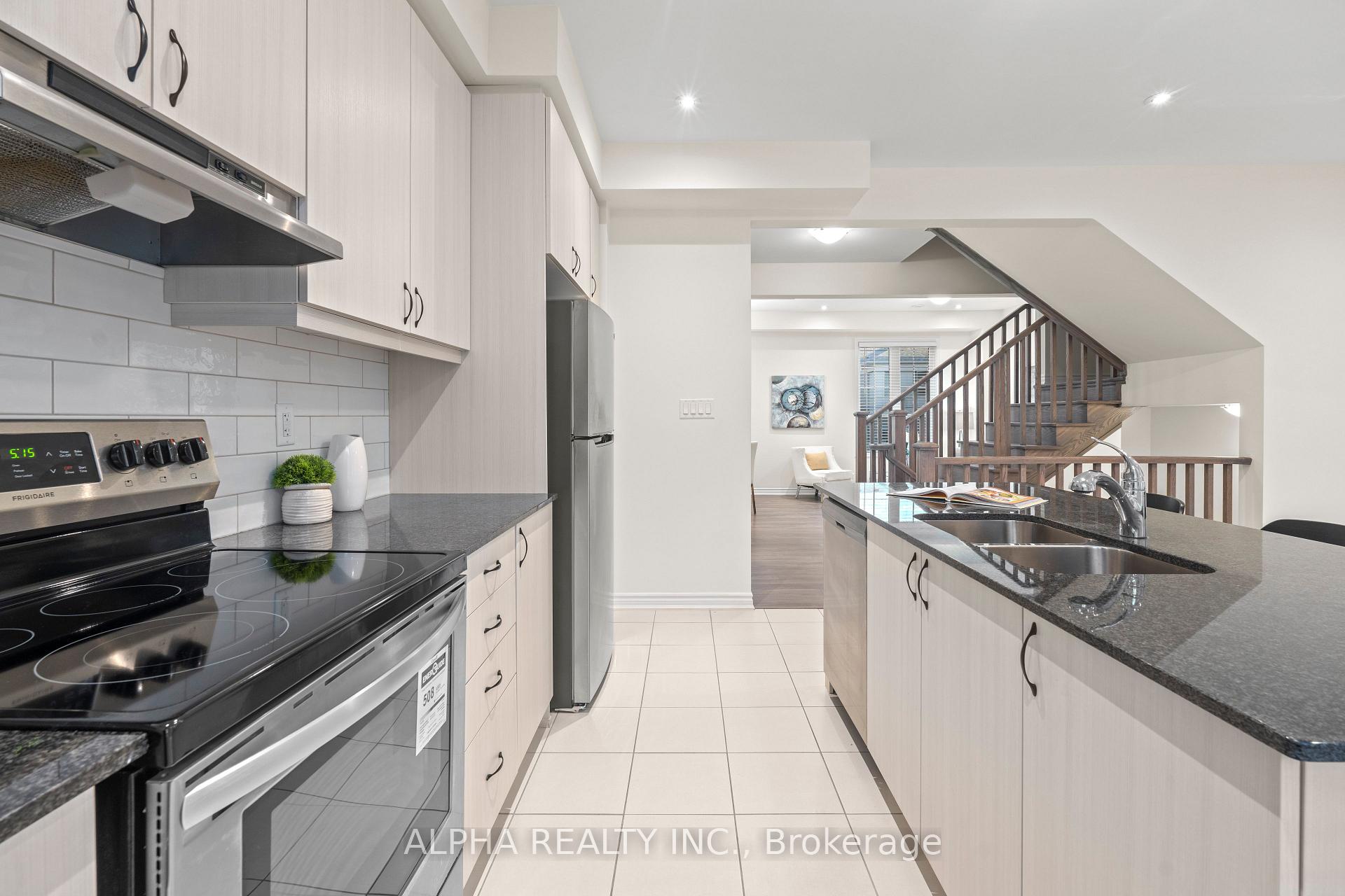 Photo 9 of 3358 Thunderbird Promenade, Pickering, Rural Pickering — HOMEH