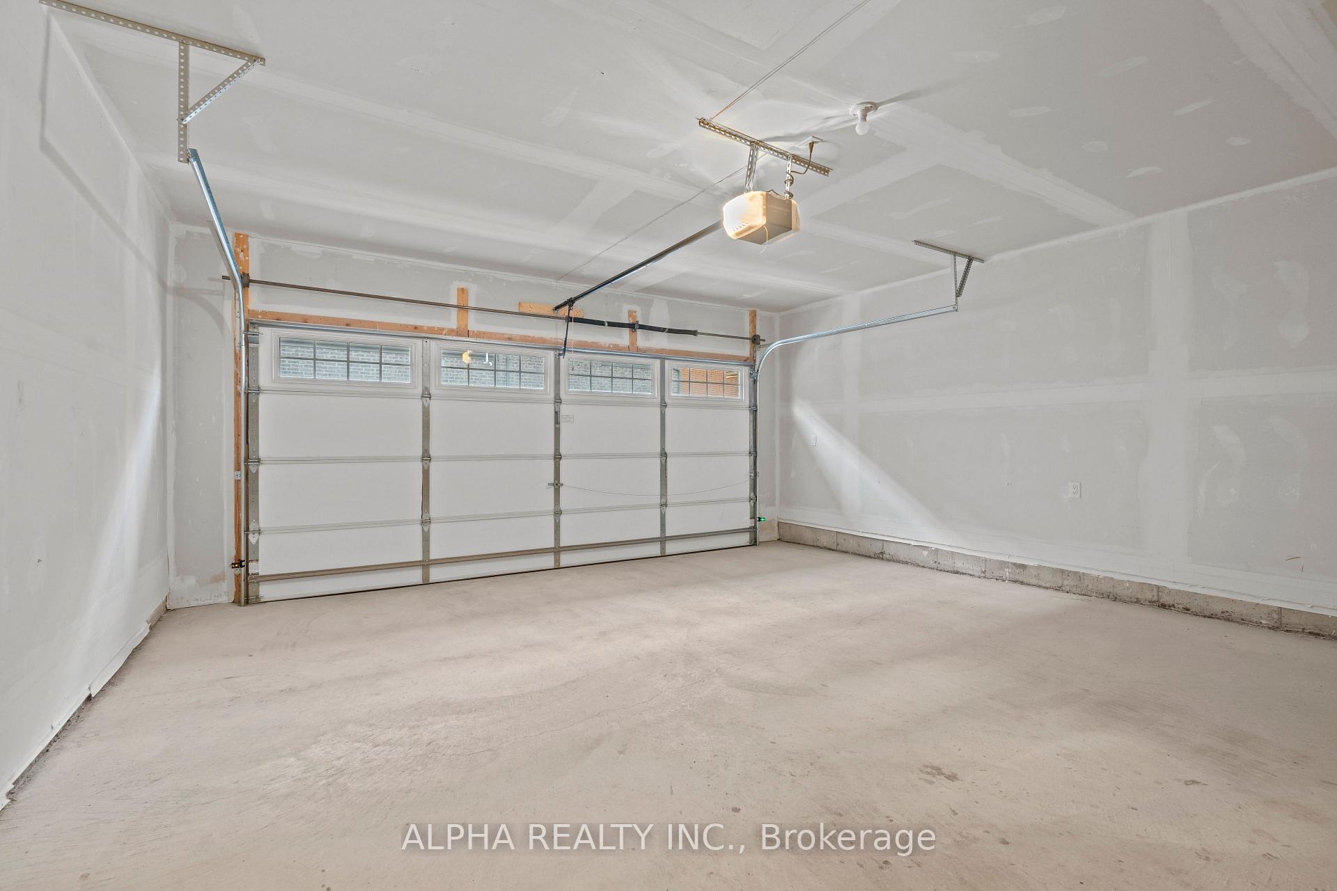 Photo 22 of 3358 Thunderbird Promenade, Pickering, Rural Pickering — HOMEH
