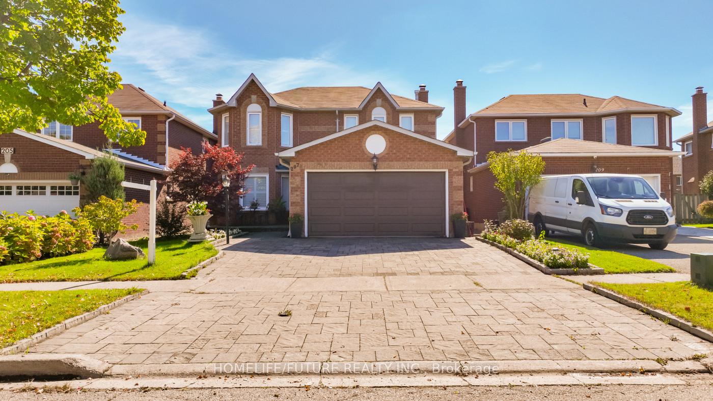 Photo 2 of 207 Mossbrook Square, Pickering, Highbush — HOMEH