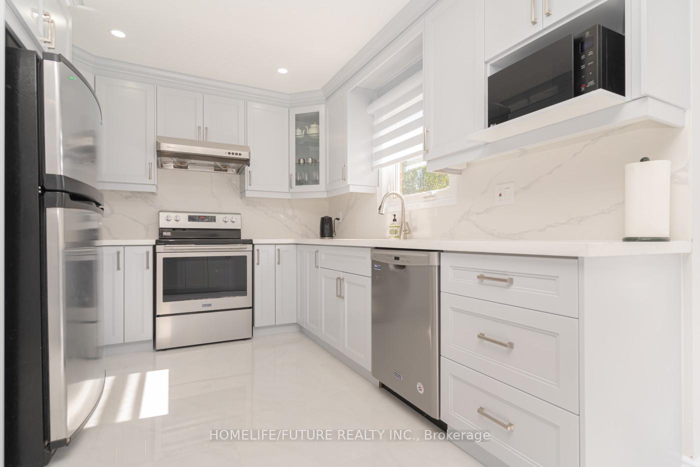 Photo 9 of 207 Mossbrook Square, Pickering, Highbush — HOMEH