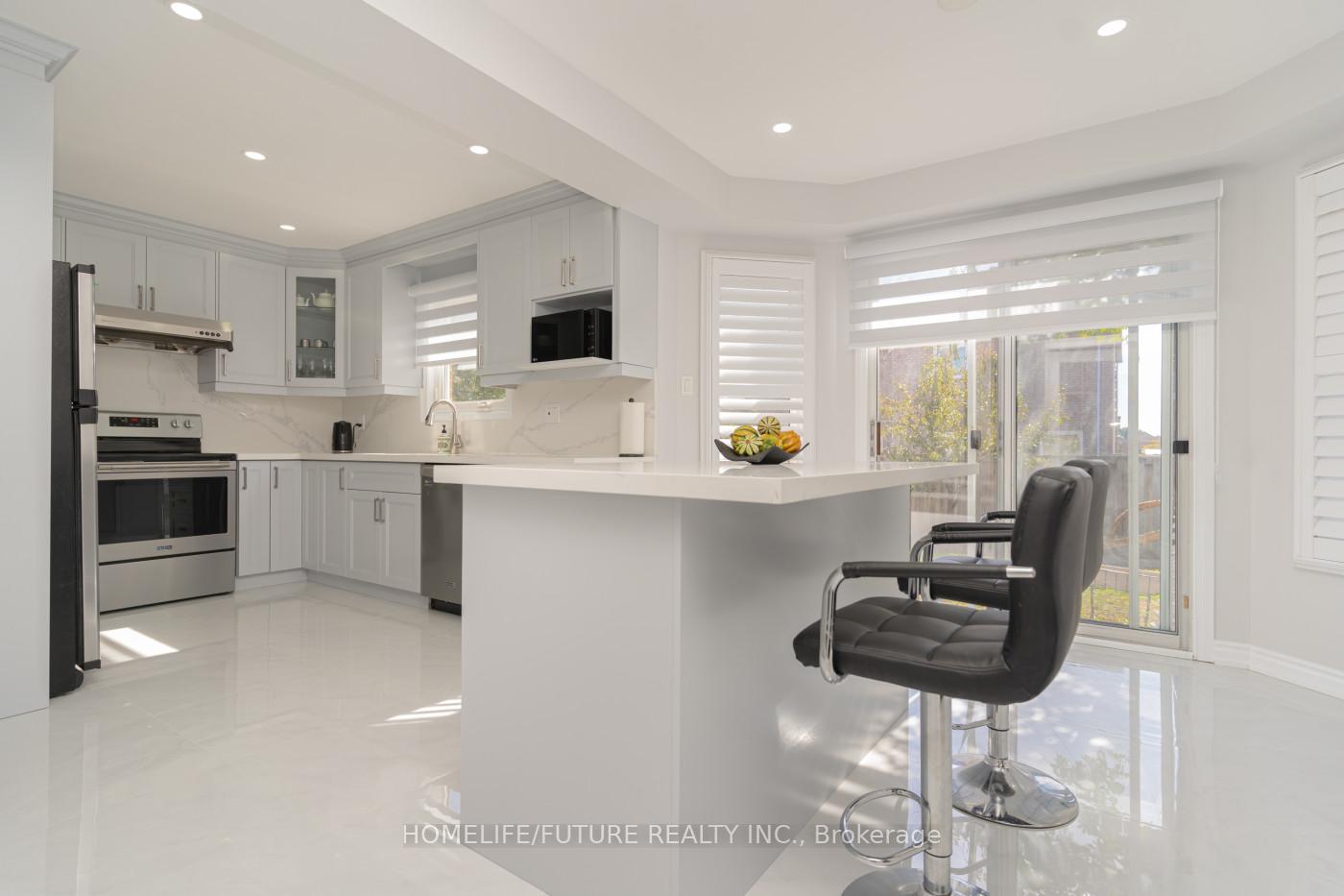 Photo 12 of 207 Mossbrook Square, Pickering, Highbush — HOMEH