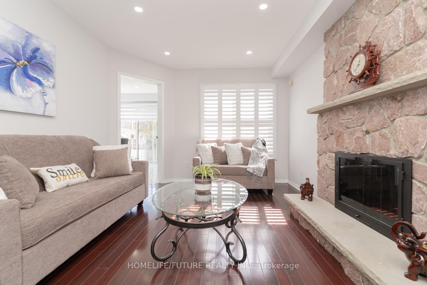 Photo 14 of 207 Mossbrook Square, Pickering, Highbush — HOMEH