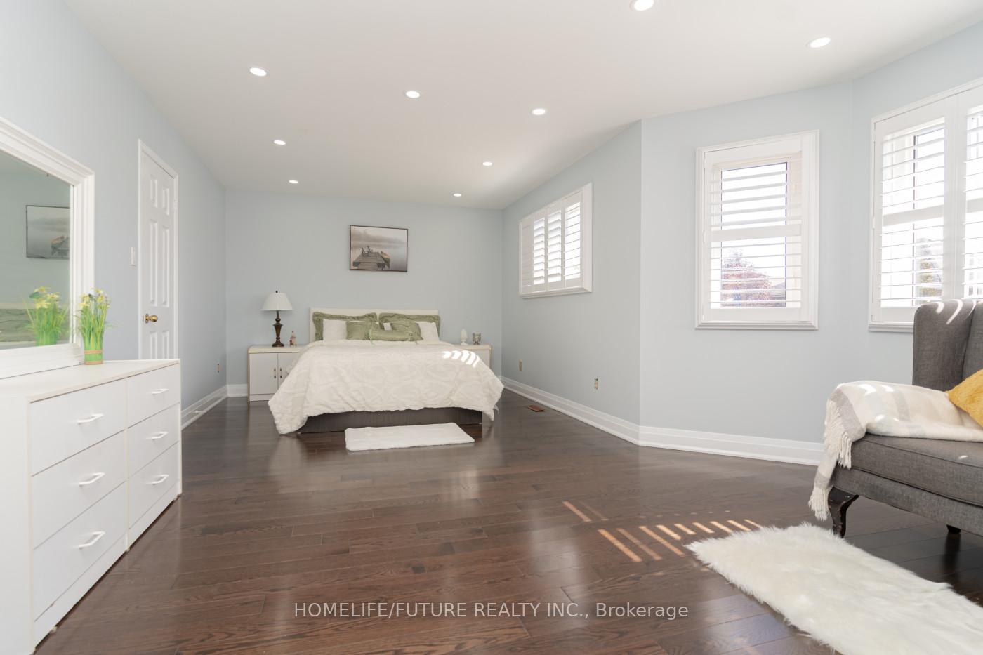 Photo 17 of 207 Mossbrook Square, Pickering, Highbush — HOMEH