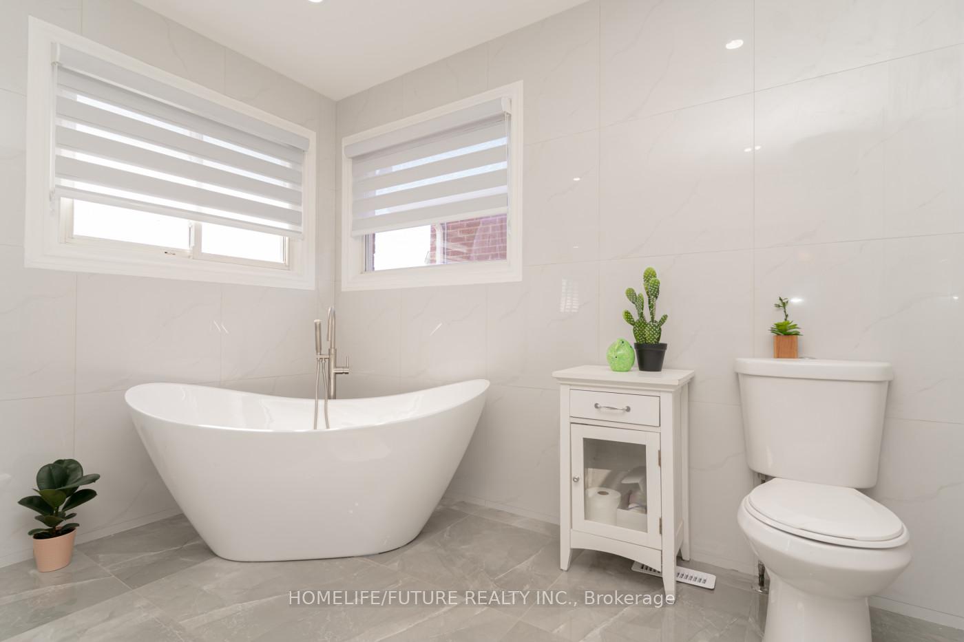 Photo 20 of 207 Mossbrook Square, Pickering, Highbush — HOMEH