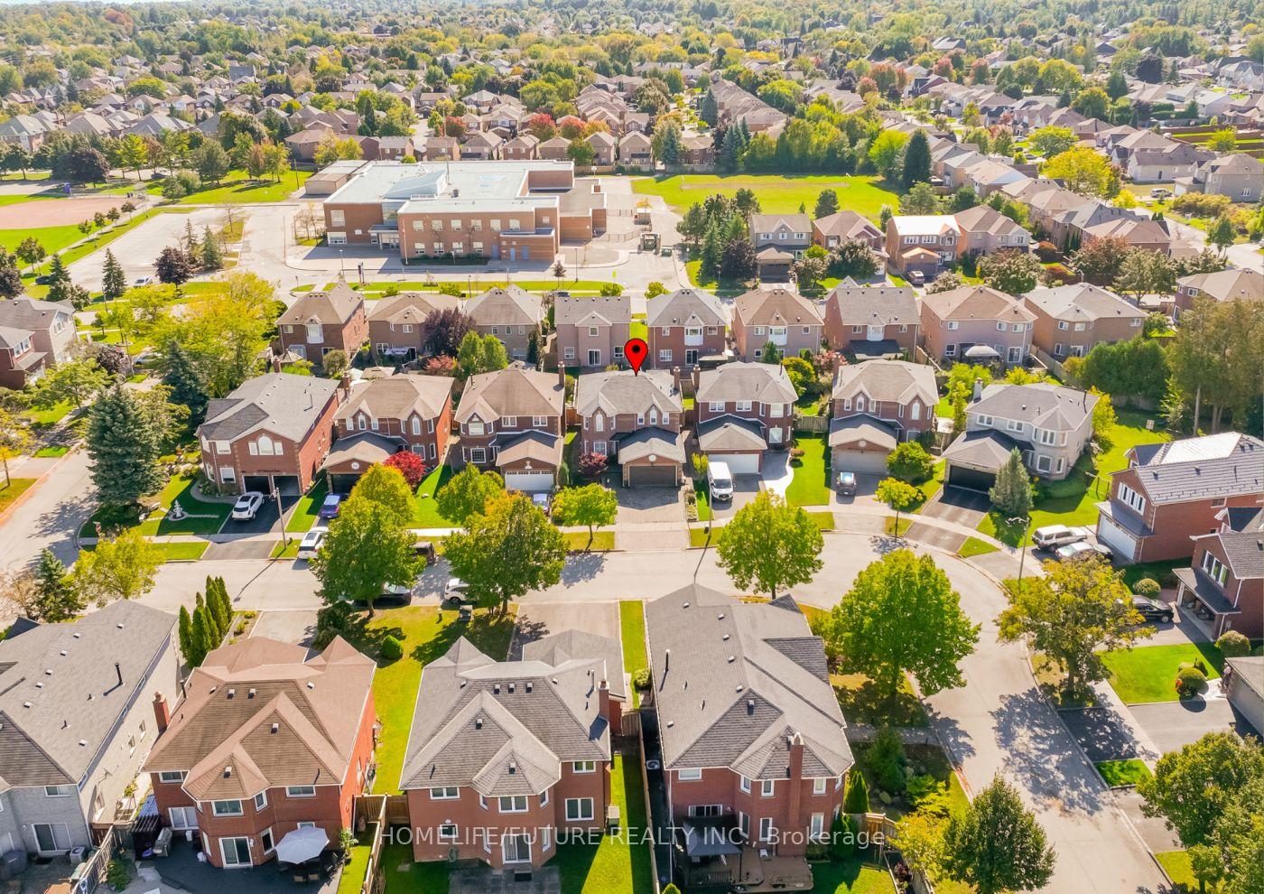 Photo 32 of 207 Mossbrook Square, Pickering, Highbush — HOMEH