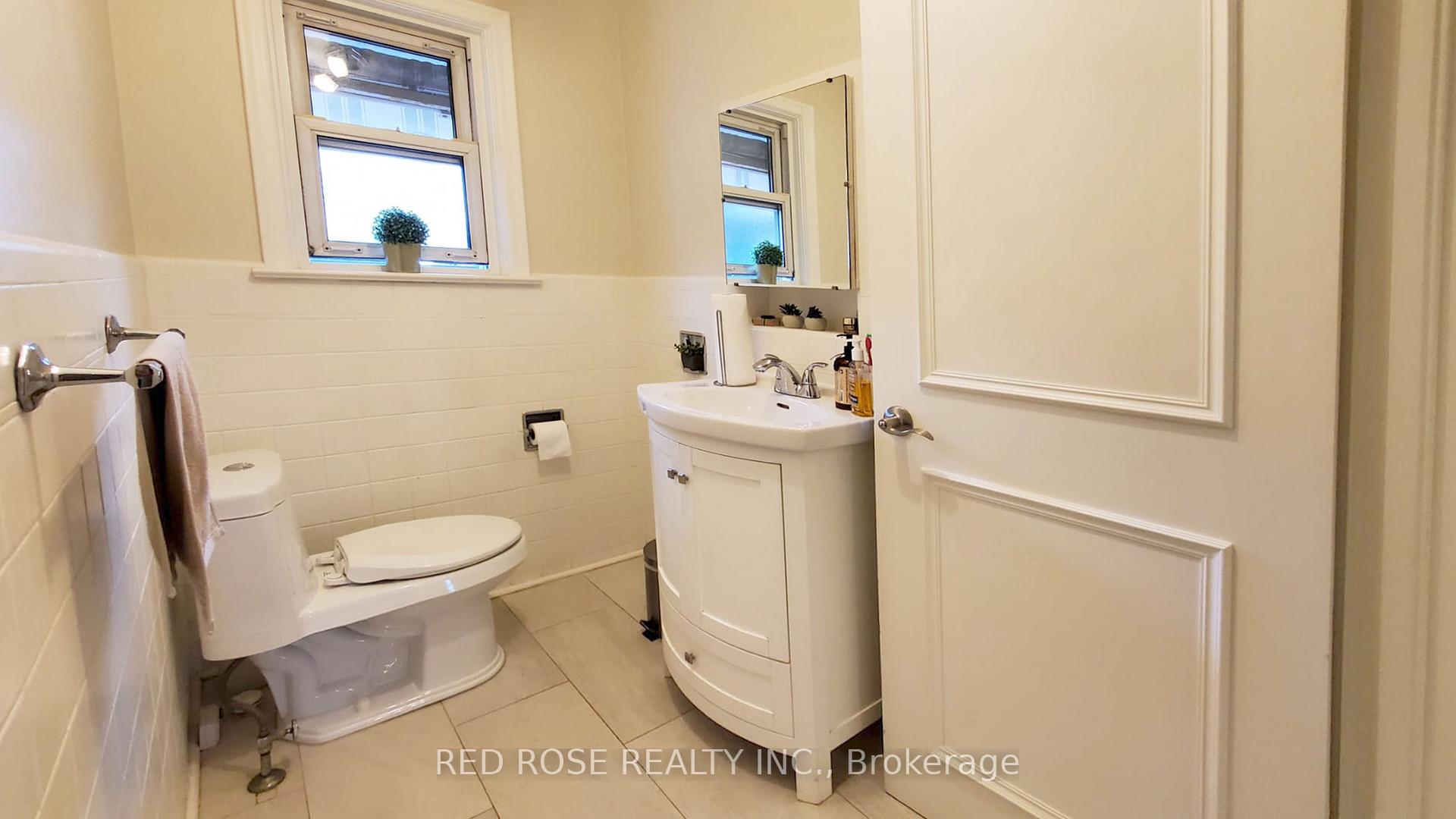 Photo 18 of Unit Upper, 11 Parkway Avenue, Vaughan, Uplands — HOMEH