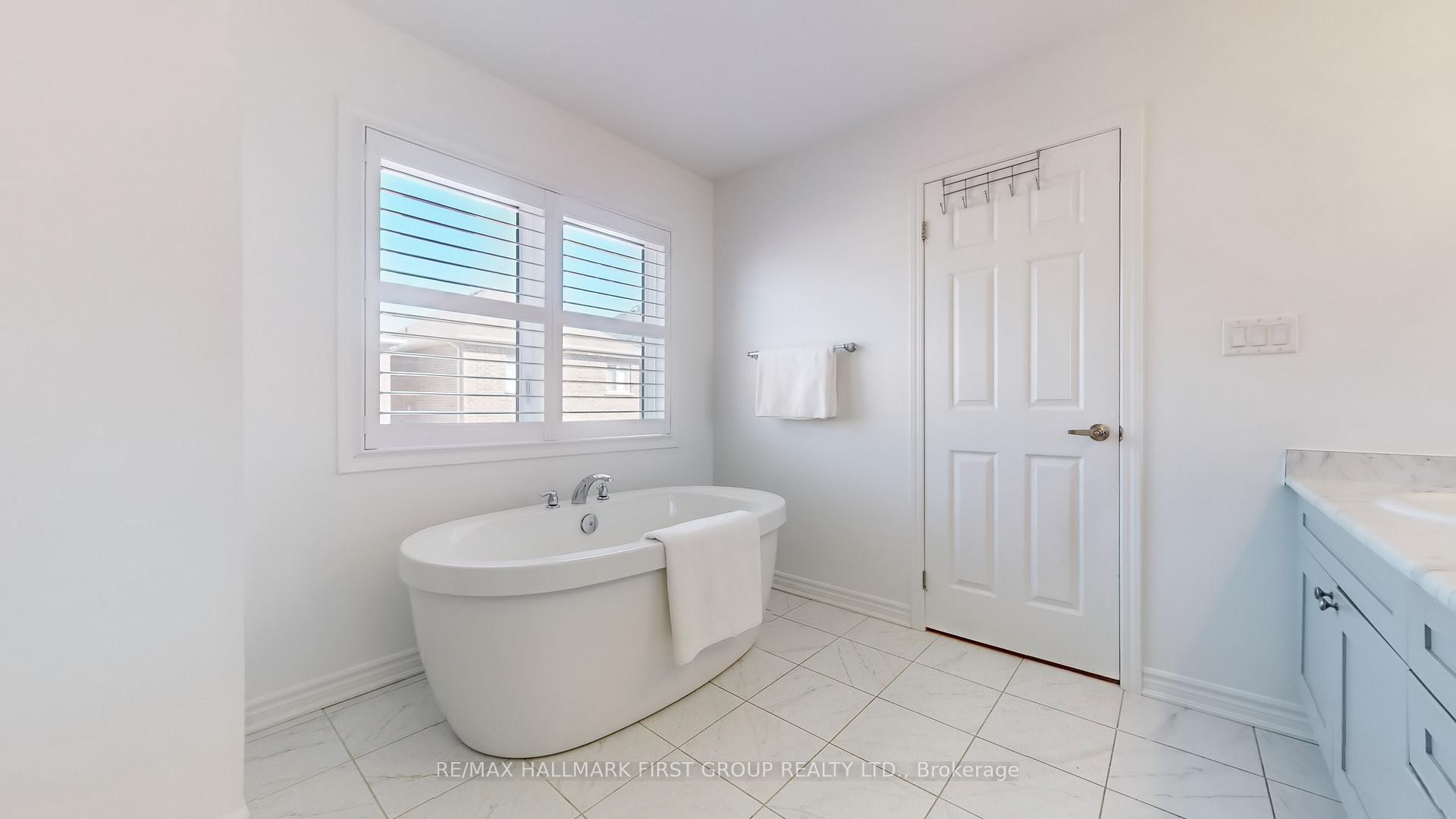 Photo 52 of 134 Westfield Drive, Whitby, Rural Whitby — HOMEH