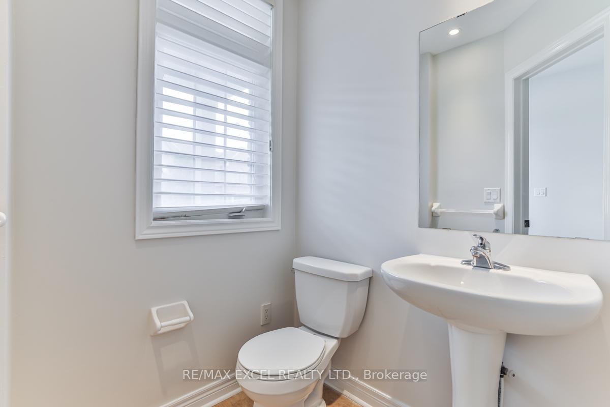 Photo 2 of 10 Givon Street, Vaughan, Patterson — HOMEH