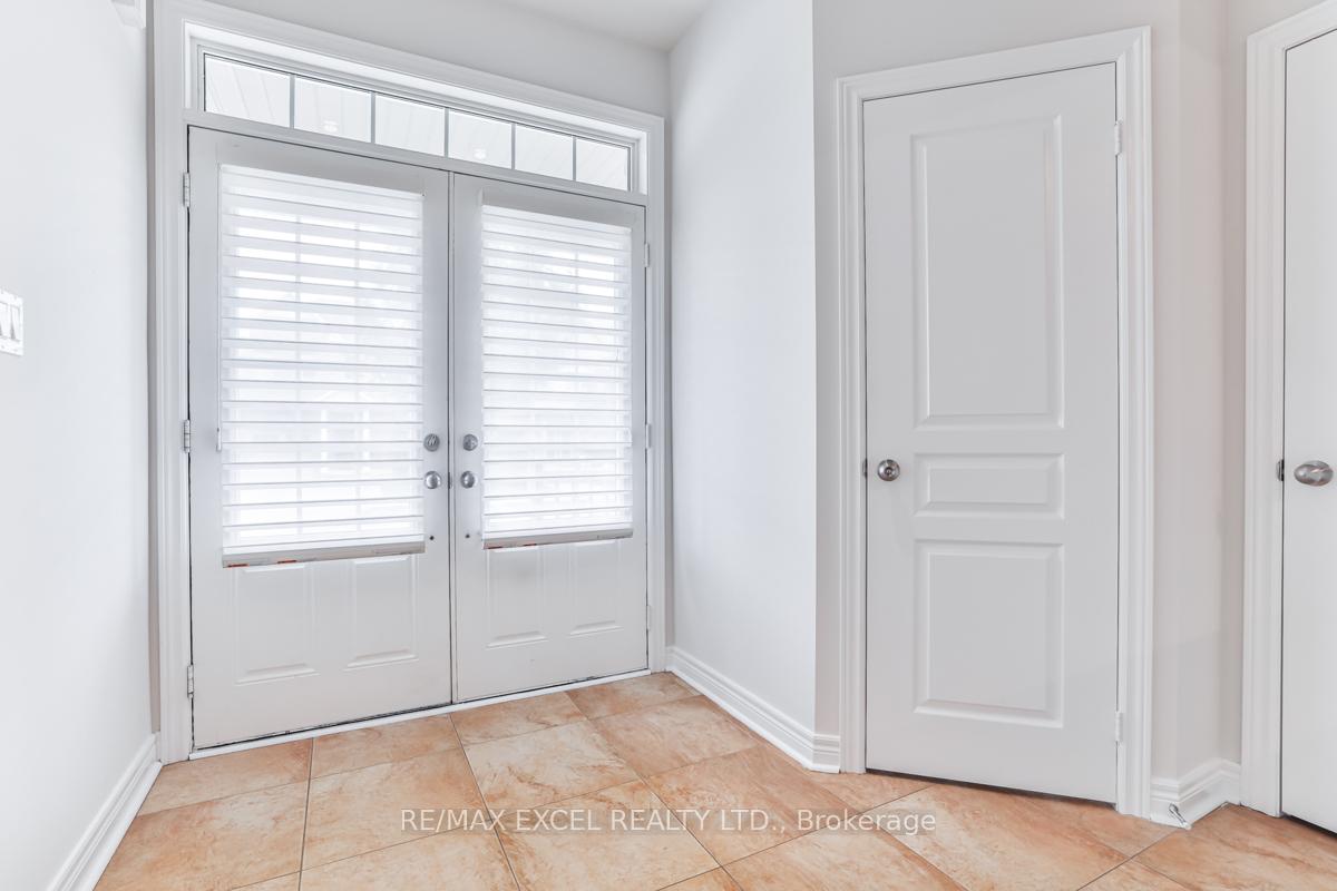 Photo 3 of 10 Givon Street, Vaughan, Patterson — HOMEH