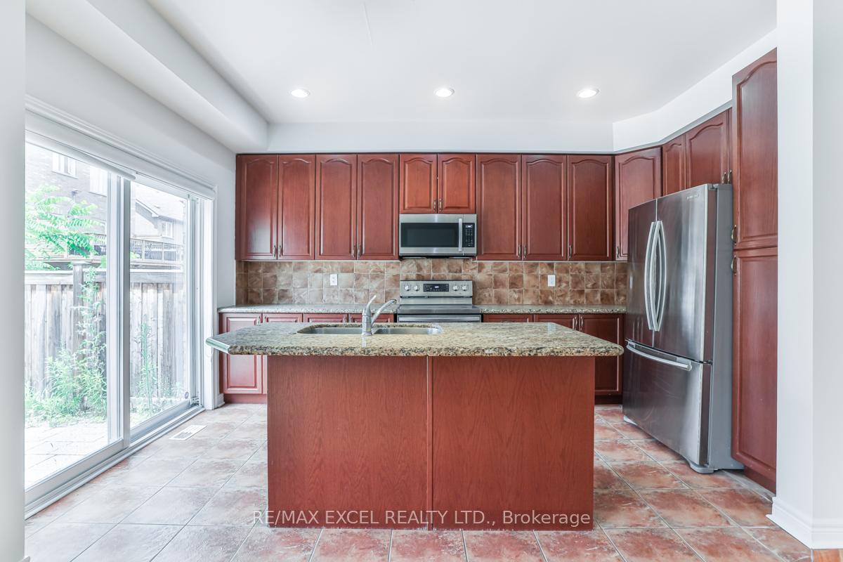 Photo 9 of 10 Givon Street, Vaughan, Patterson — HOMEH
