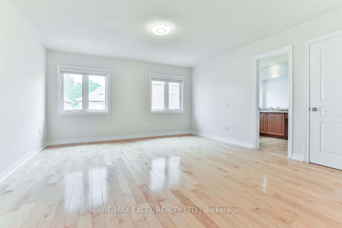 Photo 12 of 10 Givon Street, Vaughan, Patterson — HOMEH