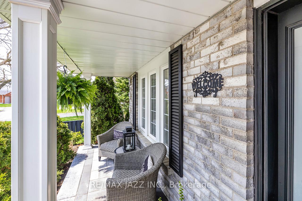 Photo 4 of 18 Chipperfield Crescent, Whitby, Pringle Creek — HOMEH