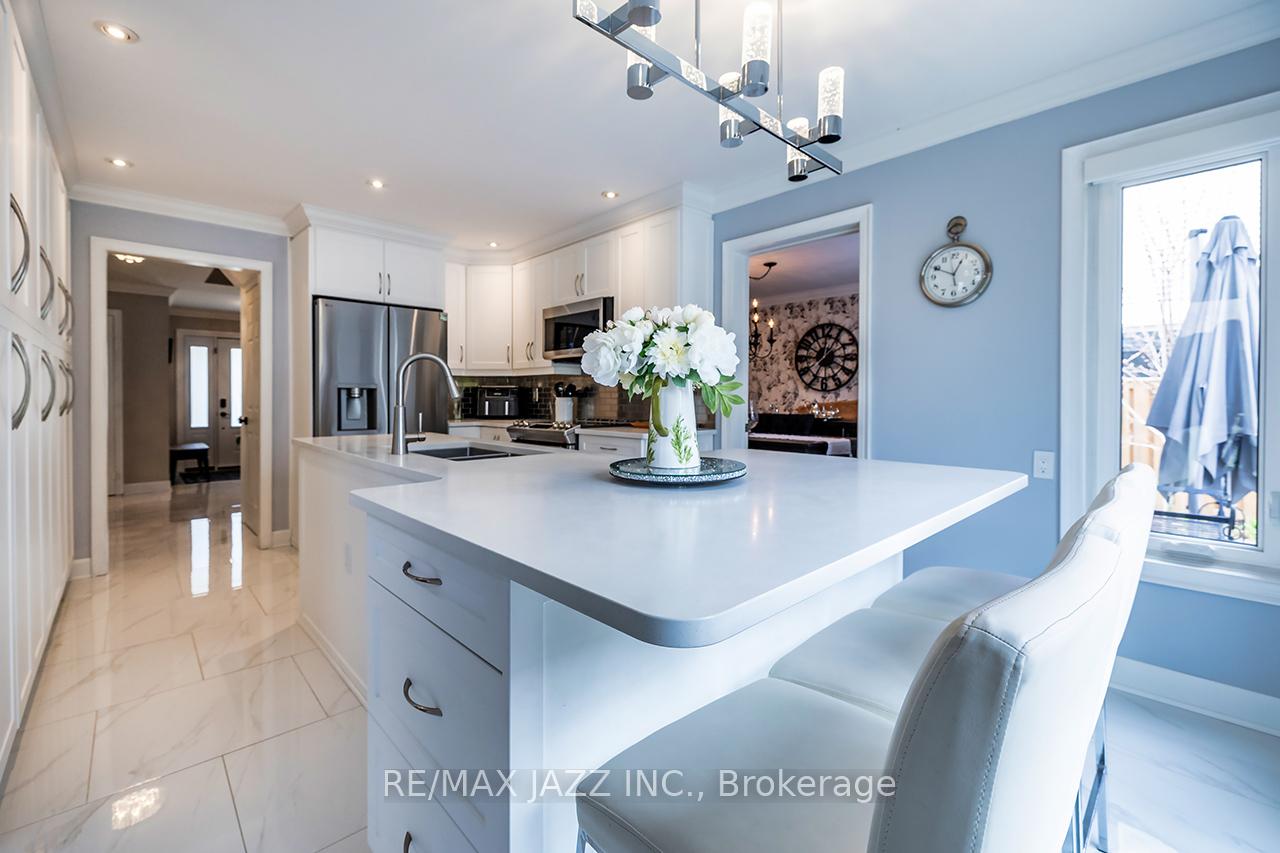Photo 15 of 18 Chipperfield Crescent, Whitby, Pringle Creek — HOMEH