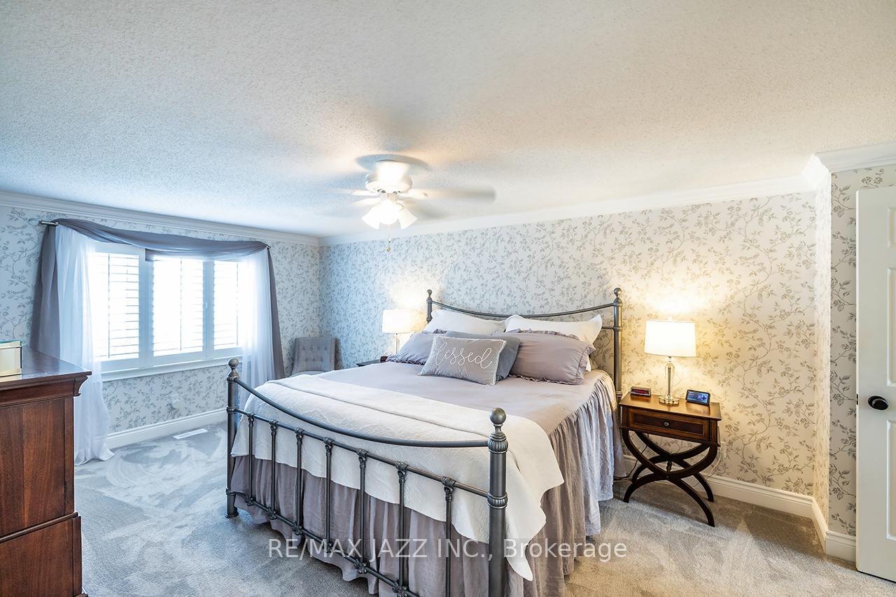Photo 20 of 18 Chipperfield Crescent, Whitby, Pringle Creek — HOMEH