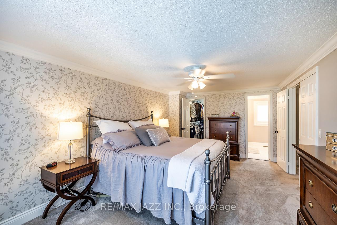 Photo 21 of 18 Chipperfield Crescent, Whitby, Pringle Creek — HOMEH