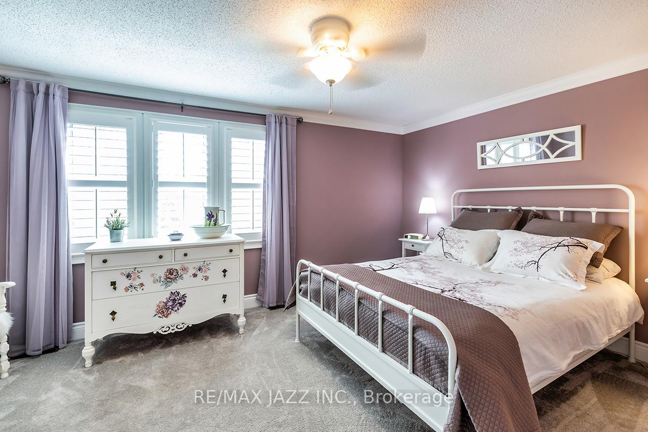 Photo 26 of 18 Chipperfield Crescent, Whitby, Pringle Creek — HOMEH
