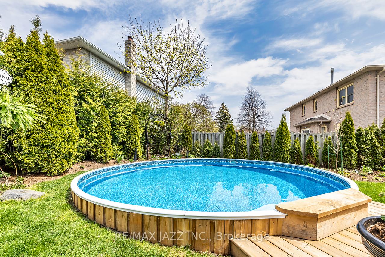 Photo 33 of 18 Chipperfield Crescent, Whitby, Pringle Creek — HOMEH