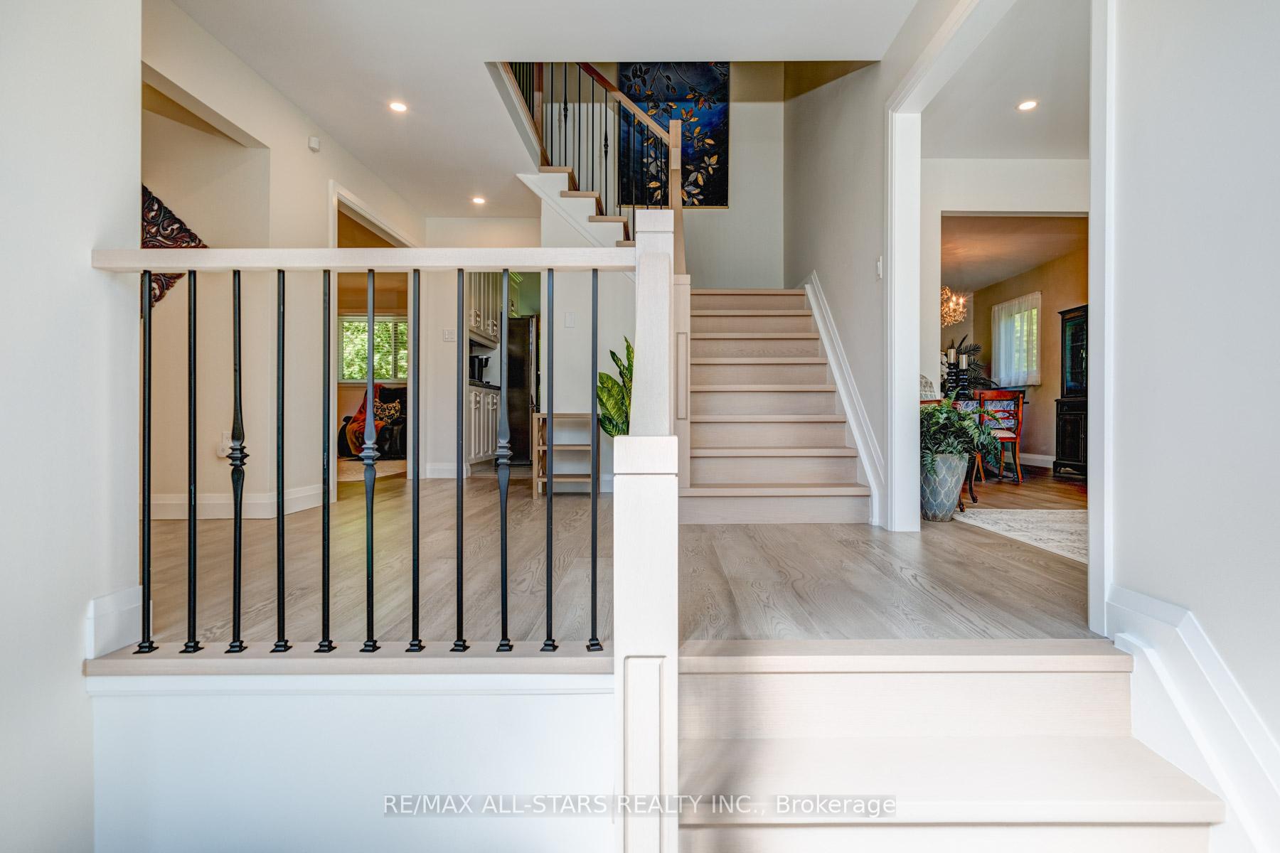 Photo 5 of 67 Autumn Way, Aurora, Aurora Heights — HOMEH