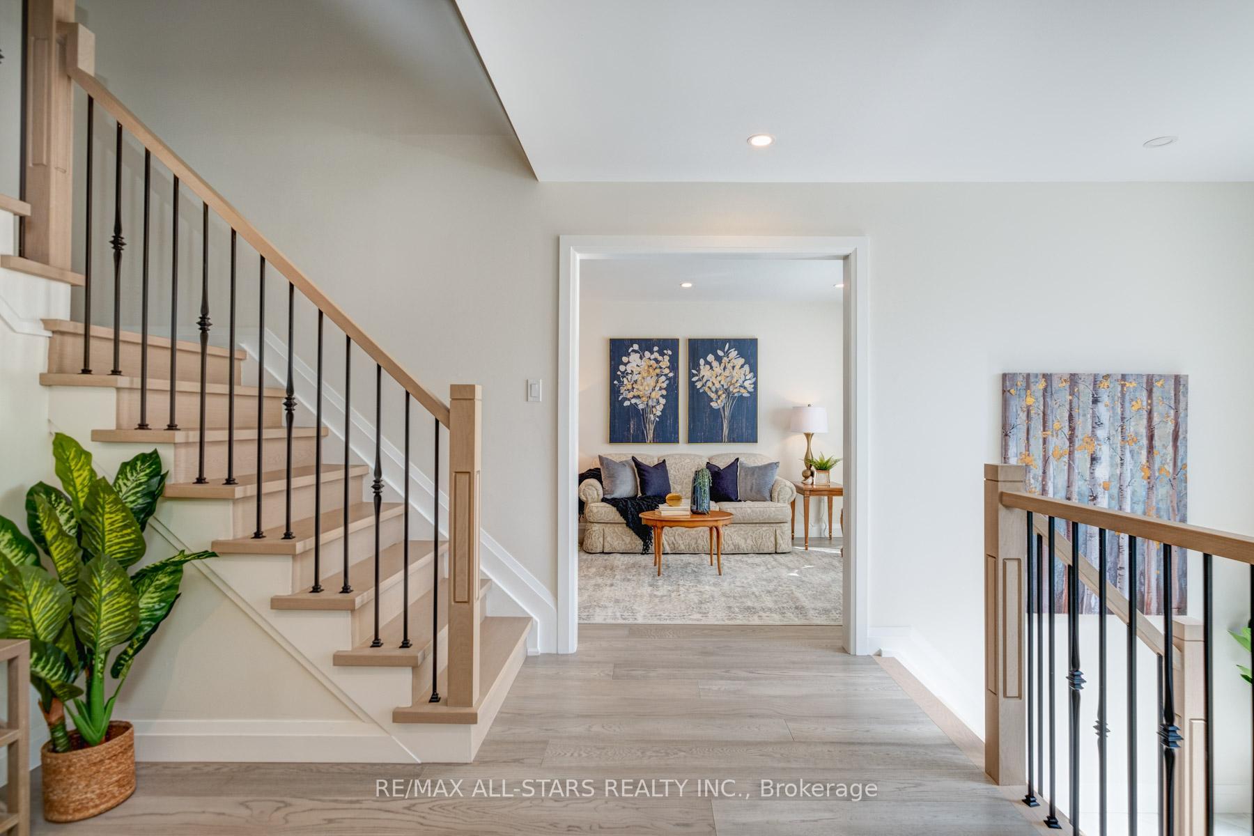 Photo 6 of 67 Autumn Way, Aurora, Aurora Heights — HOMEH