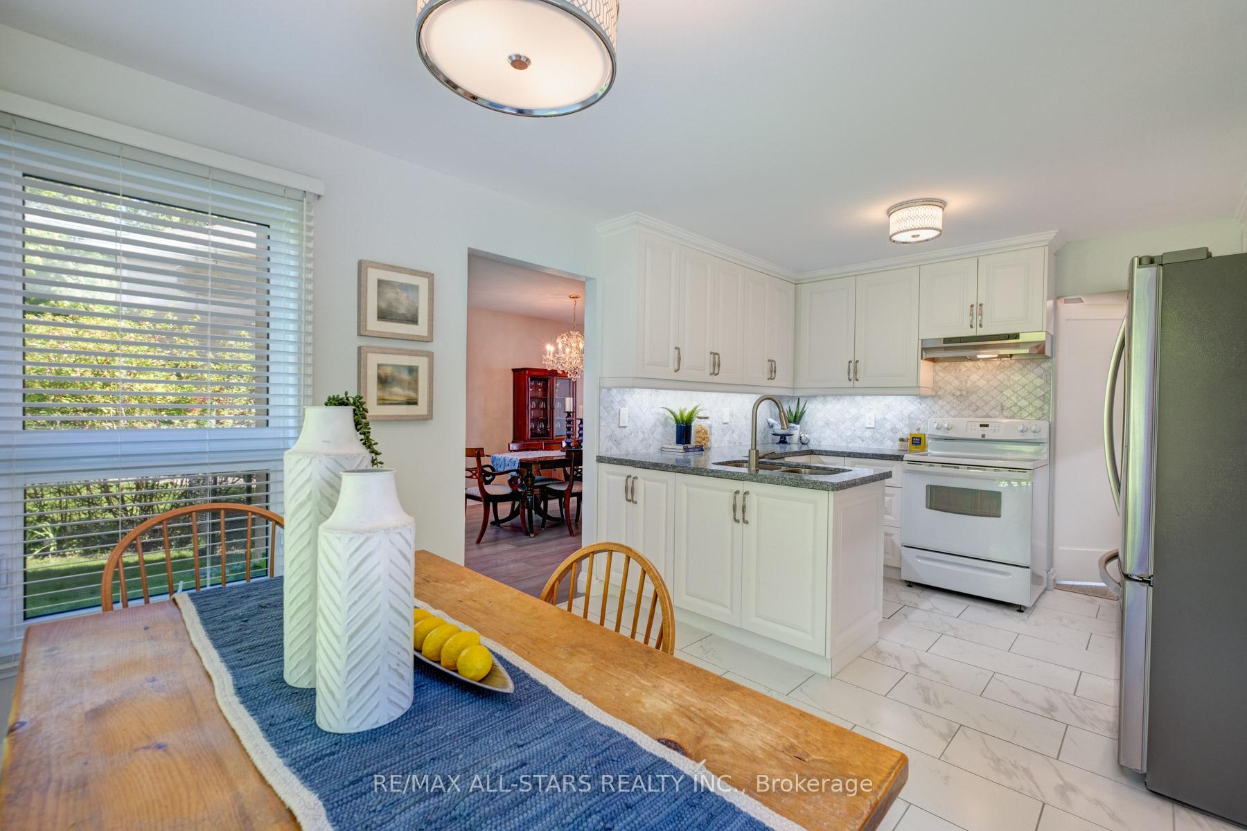 Photo 10 of 67 Autumn Way, Aurora, Aurora Heights — HOMEH