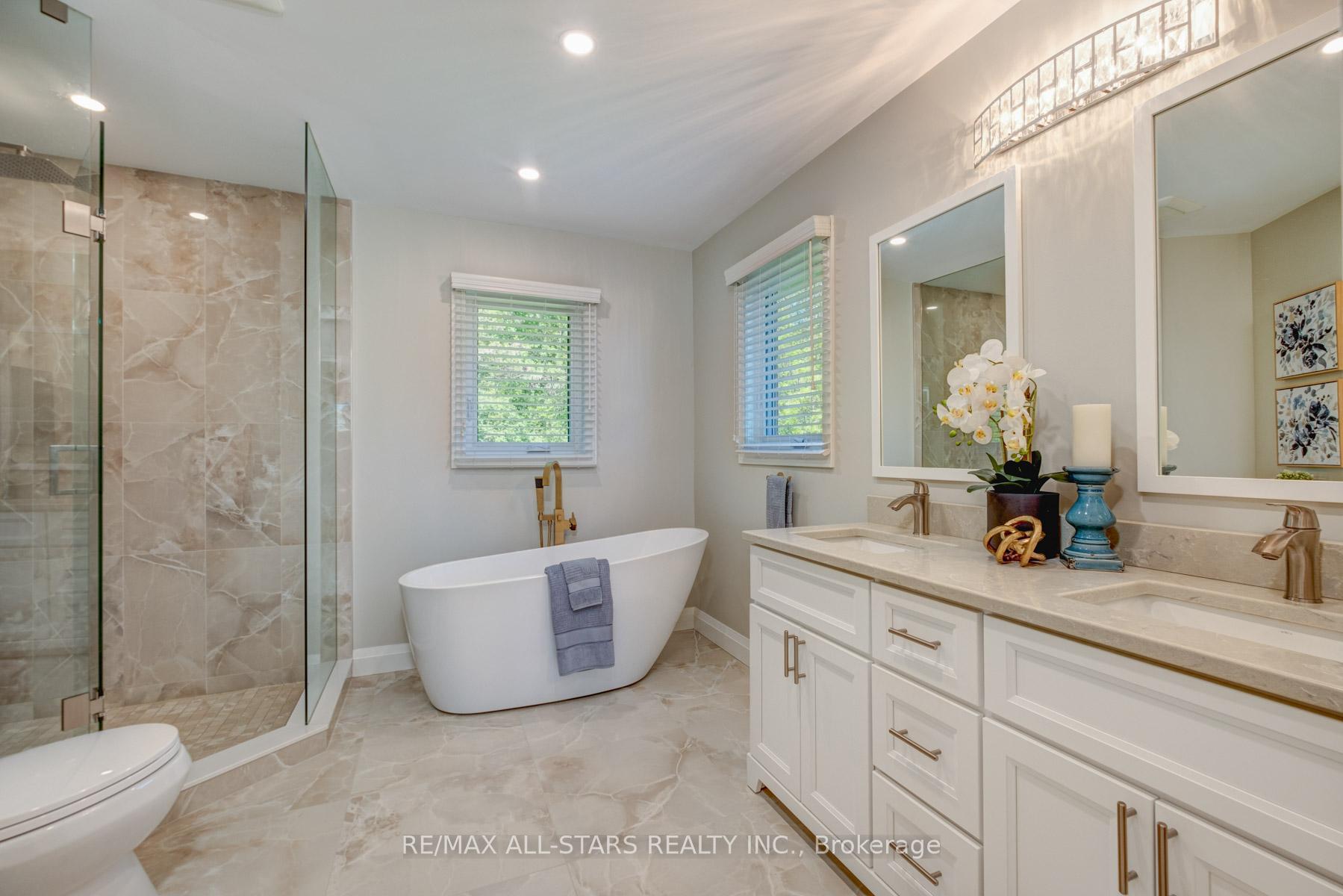 Photo 17 of 67 Autumn Way, Aurora, Aurora Heights — HOMEH