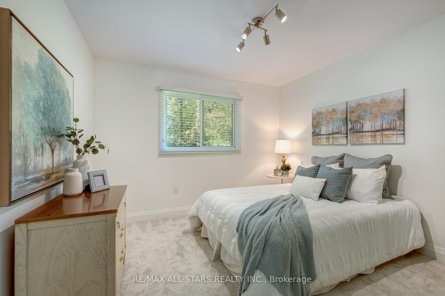 Photo 19 of 67 Autumn Way, Aurora, Aurora Heights — HOMEH