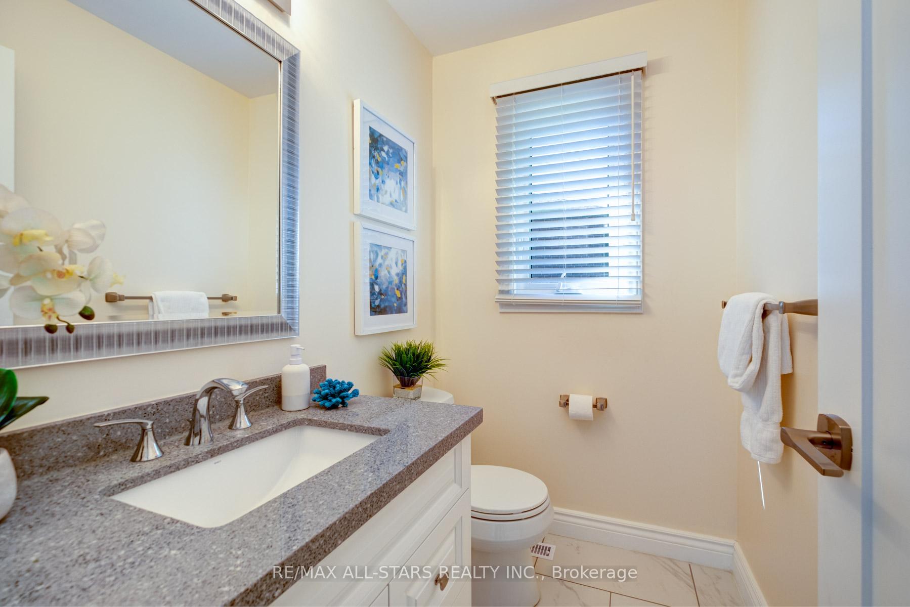 Photo 23 of 67 Autumn Way, Aurora, Aurora Heights — HOMEH