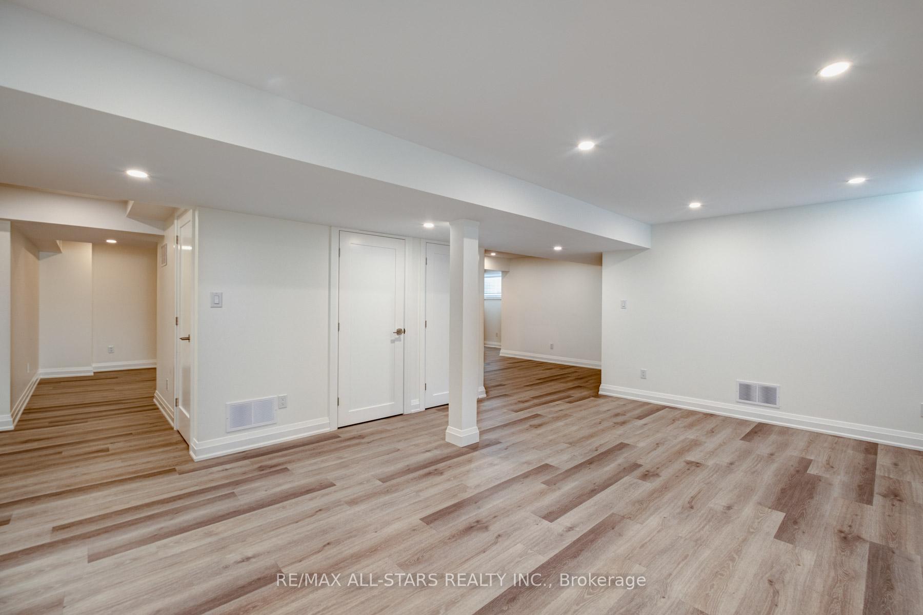 Photo 28 of 67 Autumn Way, Aurora, Aurora Heights — HOMEH