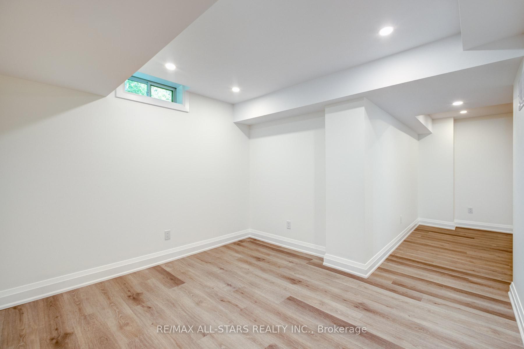 Photo 29 of 67 Autumn Way, Aurora, Aurora Heights — HOMEH