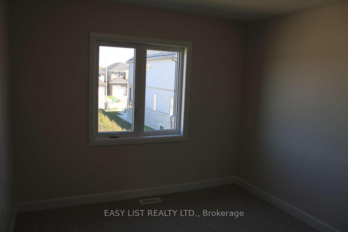 Photo 20 of 402 Sadler Way, Peterborough, Monaghan Ward 2 — HOMEH