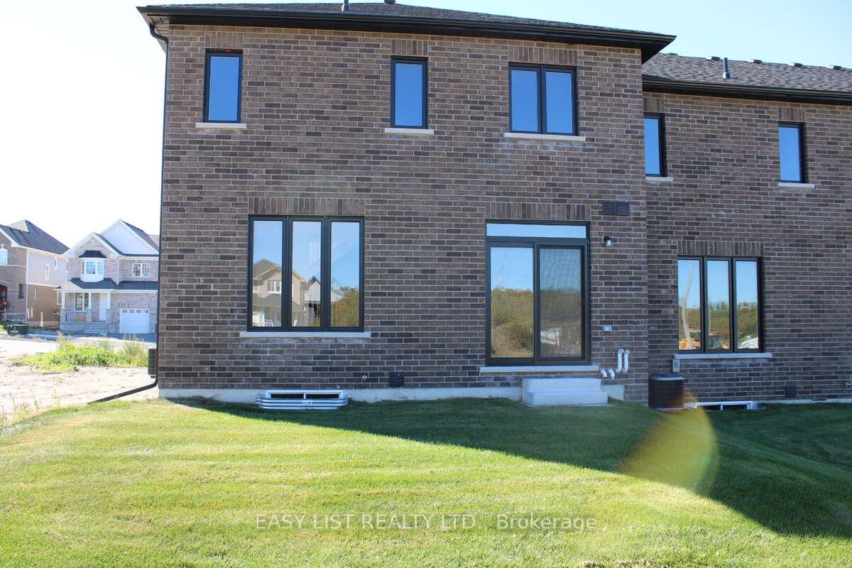 Photo 40 of 402 Sadler Way, Peterborough, Monaghan Ward 2 — HOMEH
